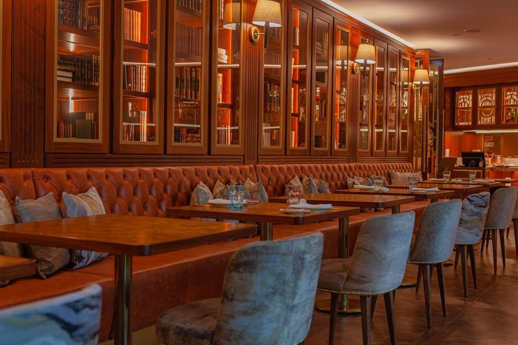 Wine & Books Lisboa Hotel ร้านอาหาร รูปภาพ Interior of the restaurant