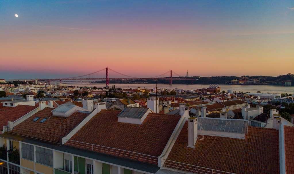 Wine & Books Lisboa Hotel สิ่งอำนวยความสะดวก รูปภาพ View of the roofs of the houses of the parish of Santo Estêvão.