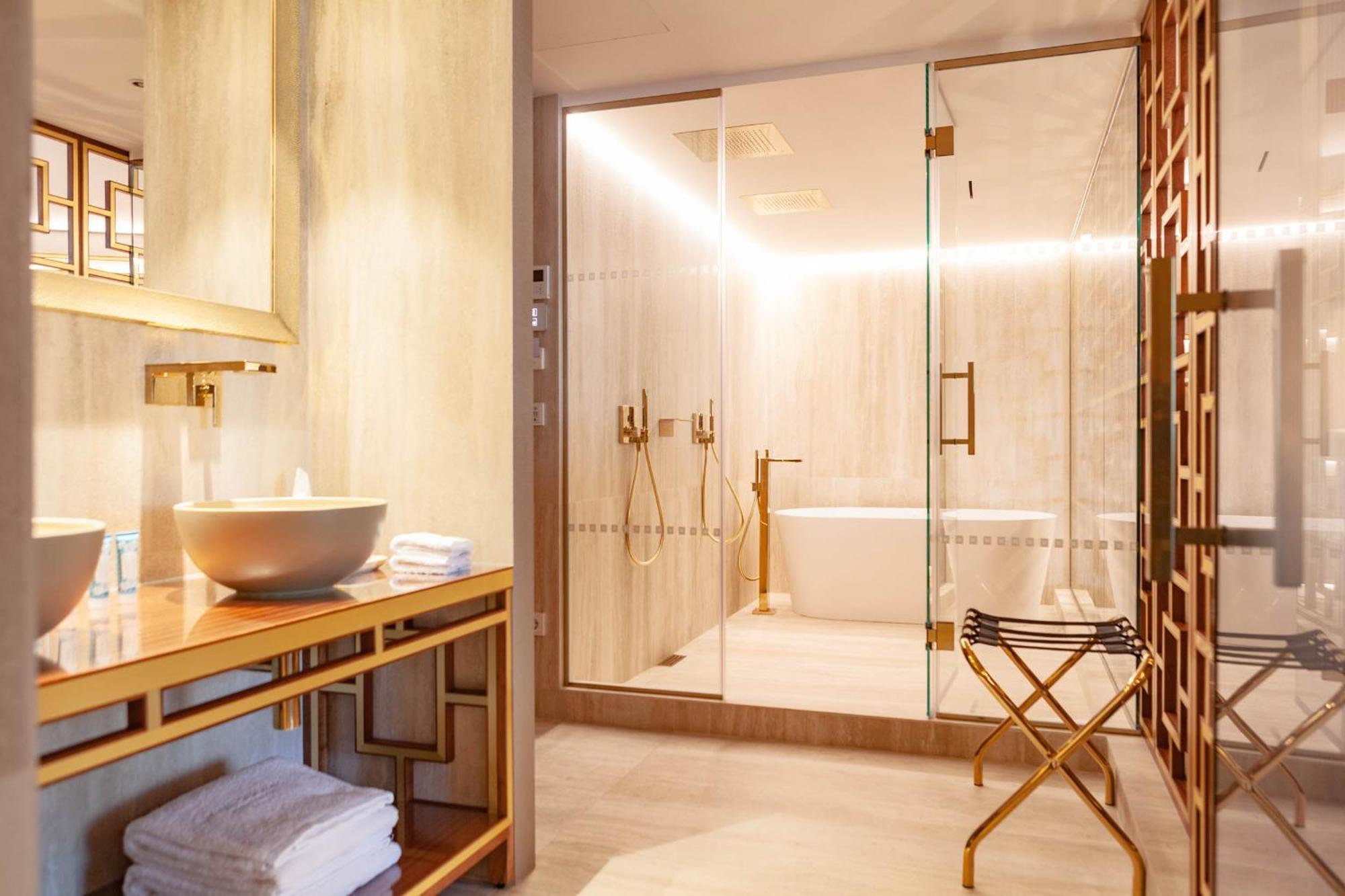 Wine & Books Lisboa Hotel ภายนอก รูปภาพ Bathroom