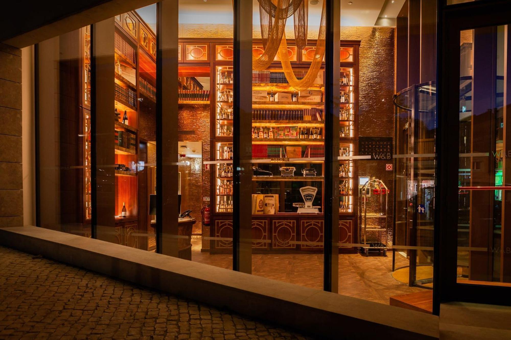 Wine & Books Lisboa Hotel ภายนอก รูปภาพ The bar at the Mandarin Oriental, Munich