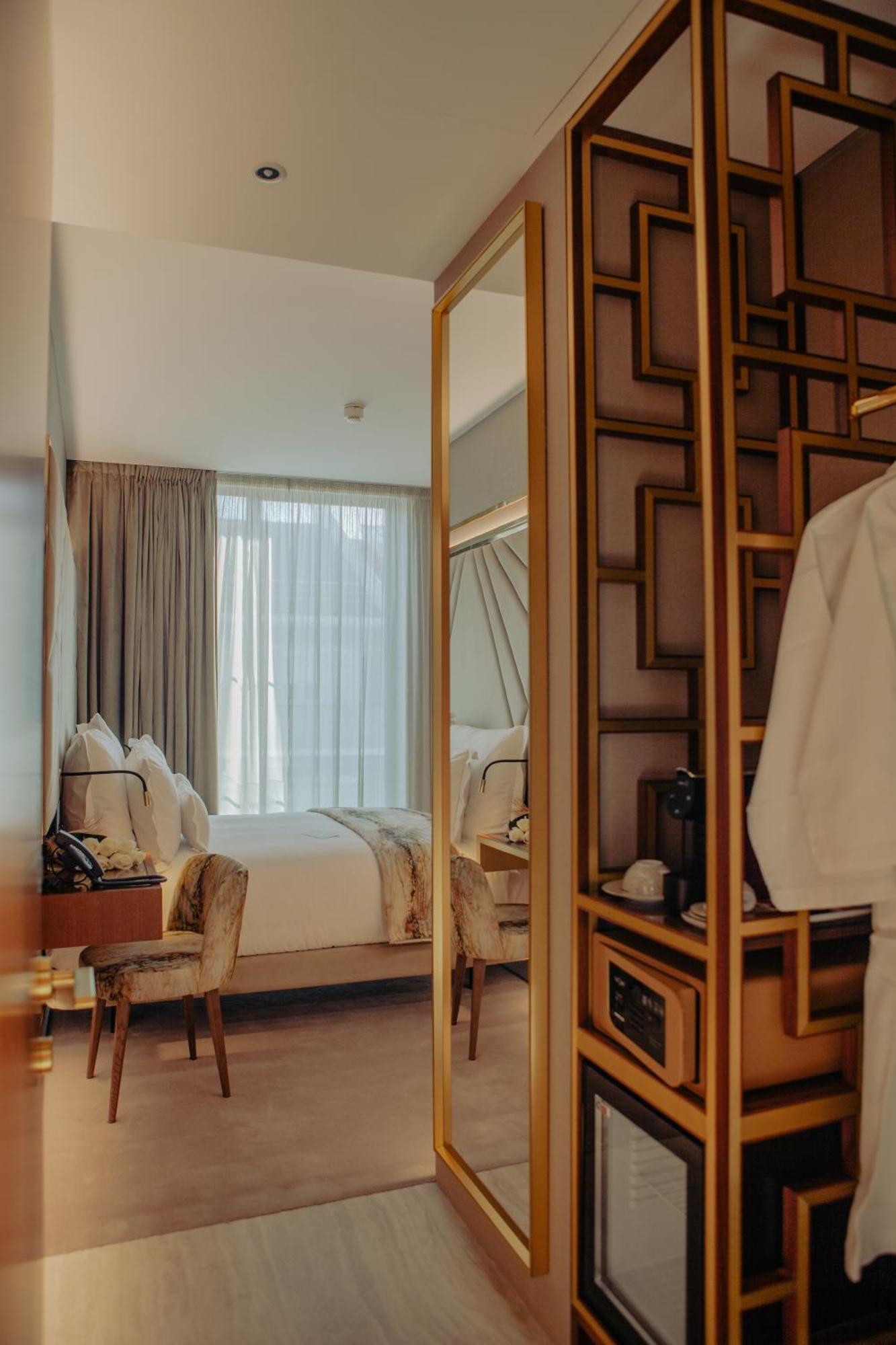 Wine & Books Lisboa Hotel ภายนอก รูปภาพ Deluxe Room