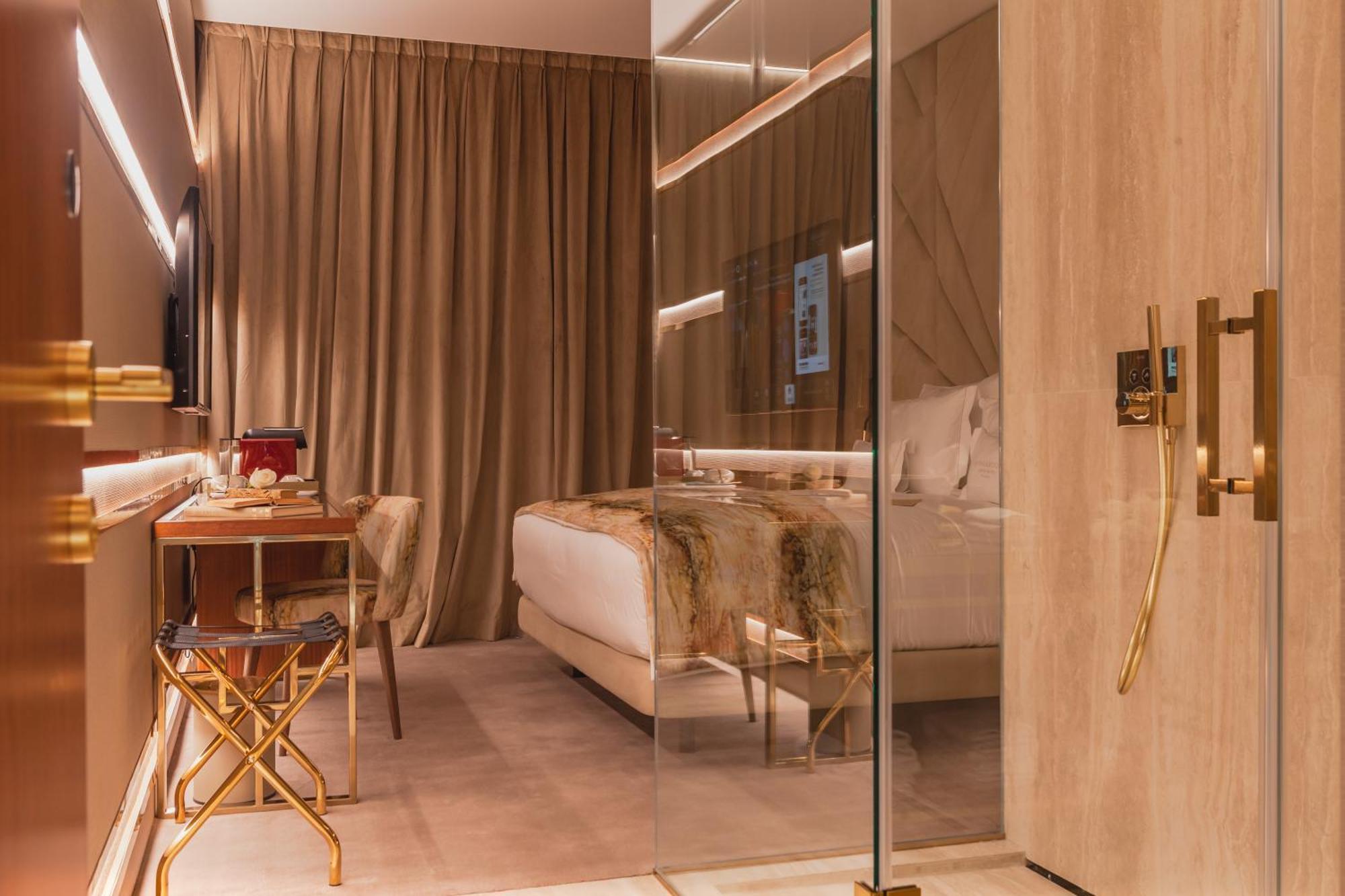 Wine & Books Lisboa Hotel ห้อง รูปภาพ A room at the Mandarin Oriental