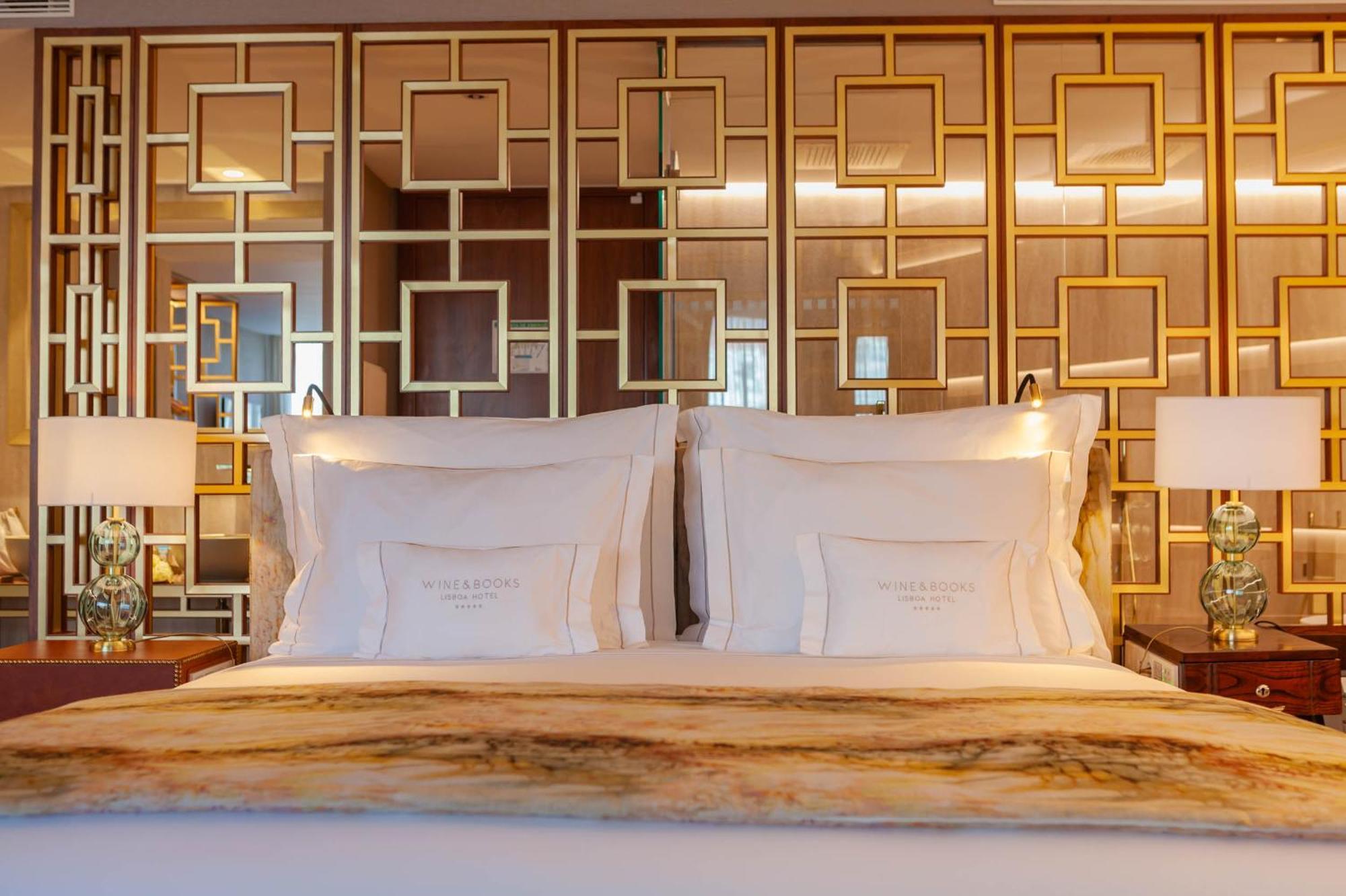 Wine & Books Lisboa Hotel ห้อง รูปภาพ A bedroom at the hotel